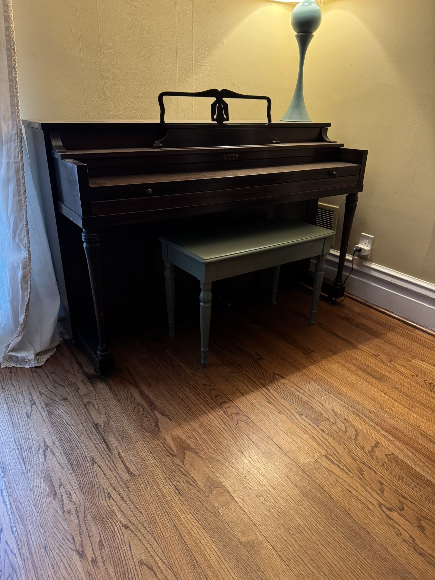 Winter & Co. Piano 