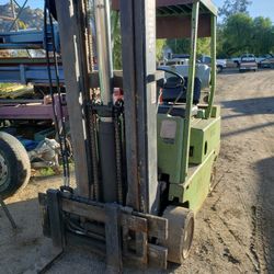 Clark Forklift 