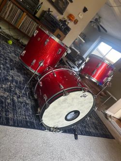 Vintage Sparkle Red Ludwig 1967