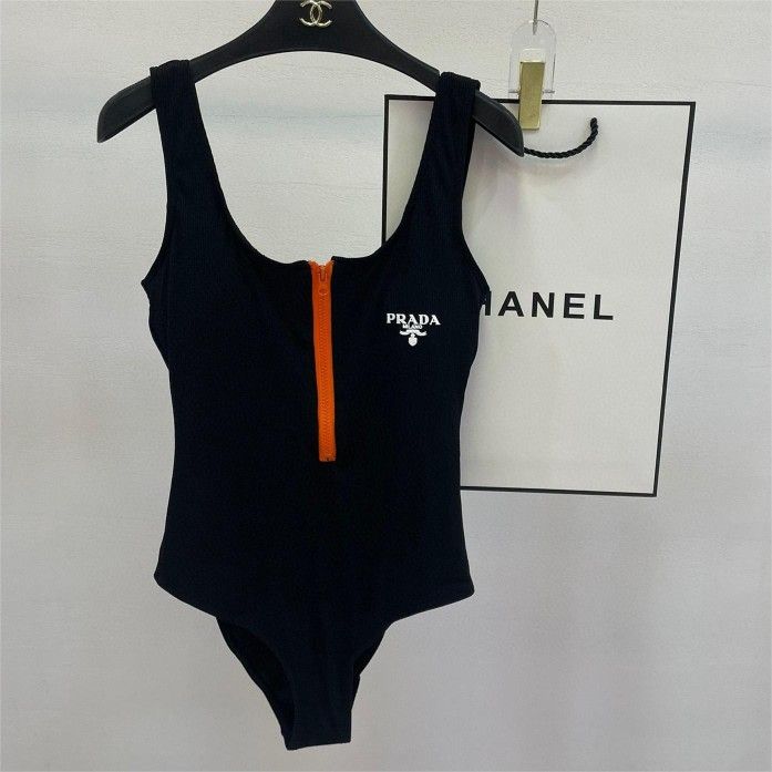 Prada new knitted one-piece swimsuit👙❤️