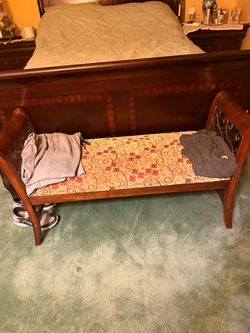 Bed end bench