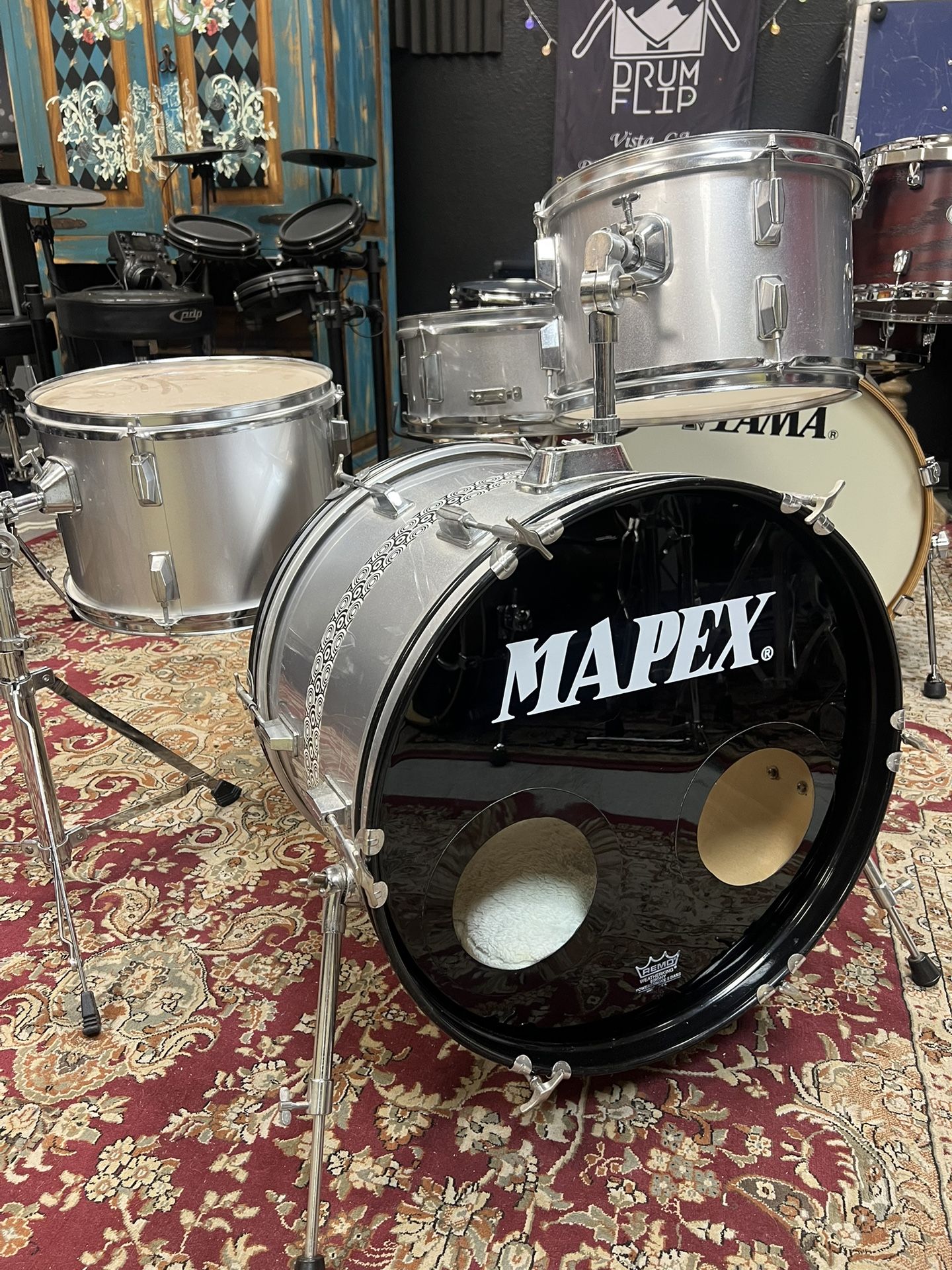 Drum Set 4pc Silver Finish With Hardware