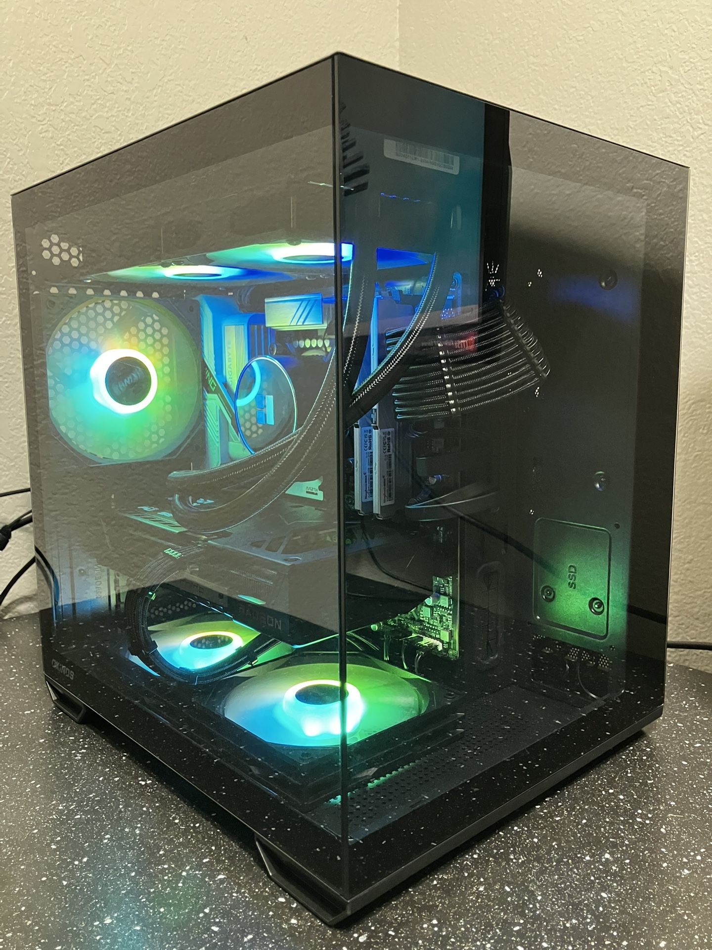 Gaming PC - Intel i5 14600K + Radeon RX 9060 XT 16GB + WiFi/BT + Liquid Cooling