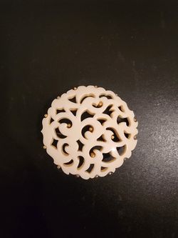 Monet - vintage and antique jewelry, this brooch 