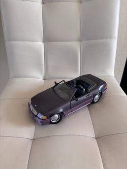 Maisto 1:18 Mercedes-Benz 500 SL (1989) Diecast Model Car – Purple
