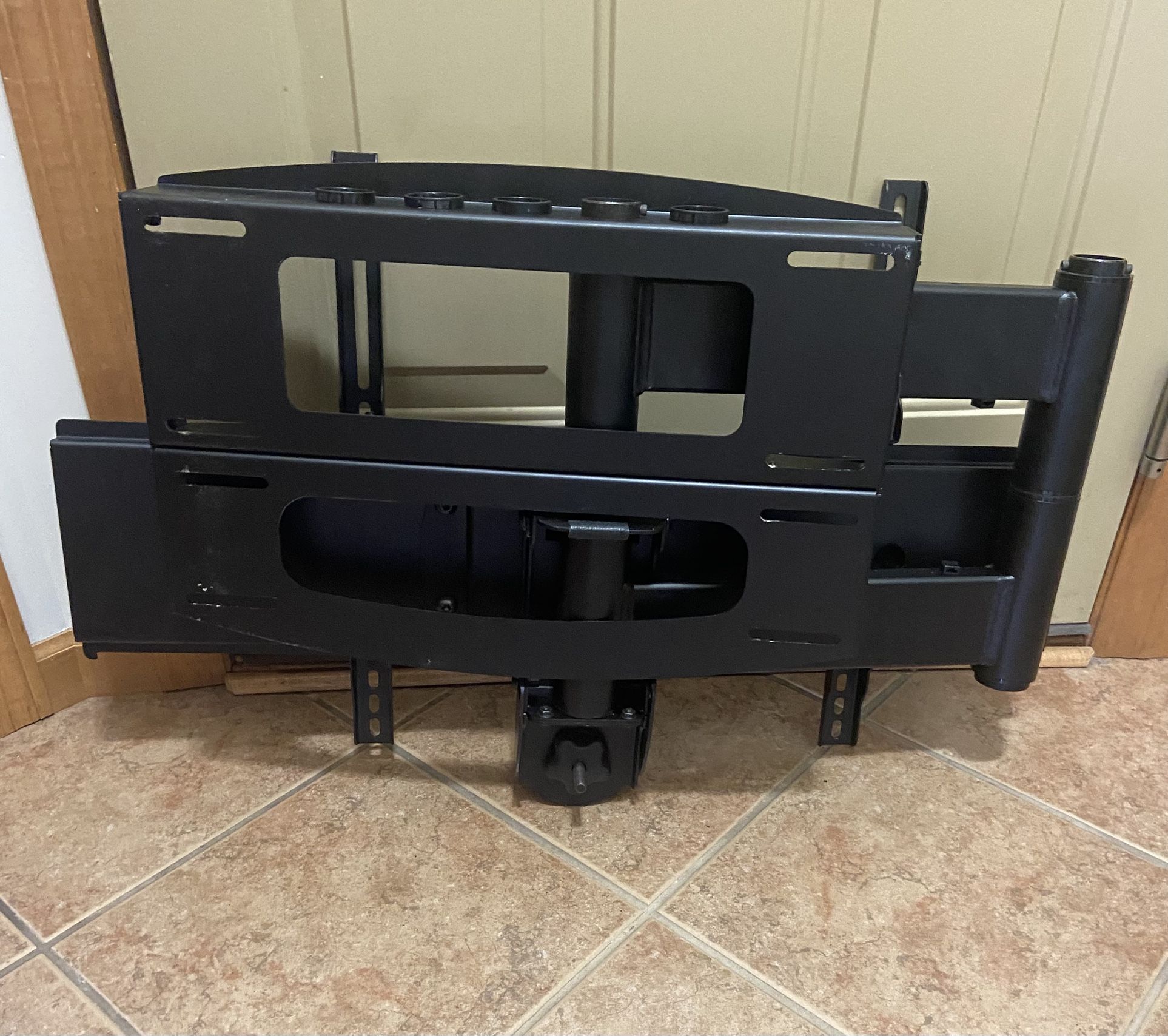 Full Motion TV Mount
