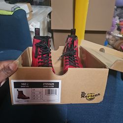 Kids’ Doc Martens – Glitter Bright Red