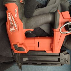 Milwaukee 18ga brad nailer tool only like new condition