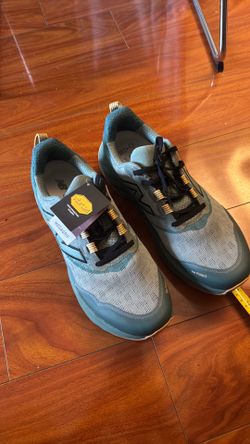 NWT New Balance hierro sneakers 12.5