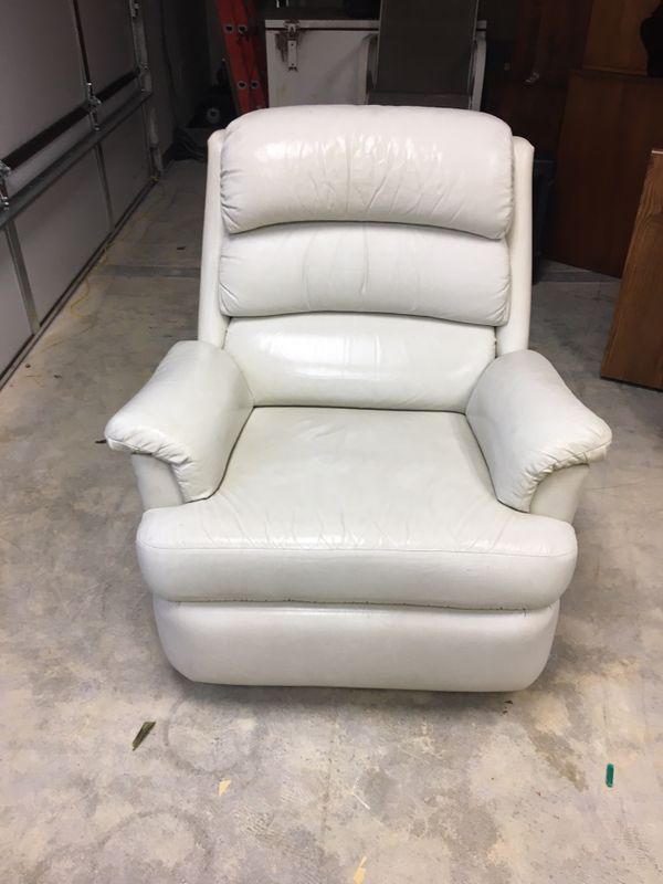 White Leather Recliner for Sale in Charlotte, NC - OfferUp