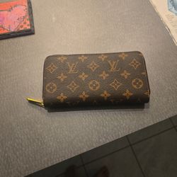 Louis Vuitton Clutch