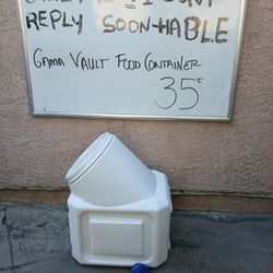 Pet Food Container 