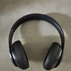 Beats by Dre Studio 3 headphones 