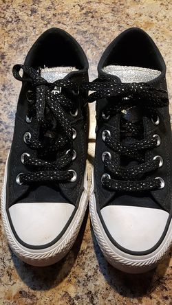 New Girls converse size 5