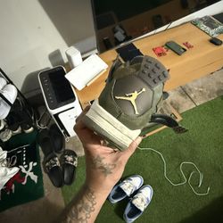 Green Jordan 4s 9.5 