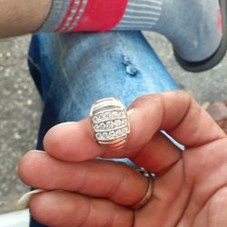 10k Real Diamond Ring
(6.77g)