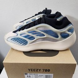 Yeezy 700v3 'Kyanite' - Size 11