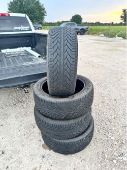 285/45/22R tires whole set