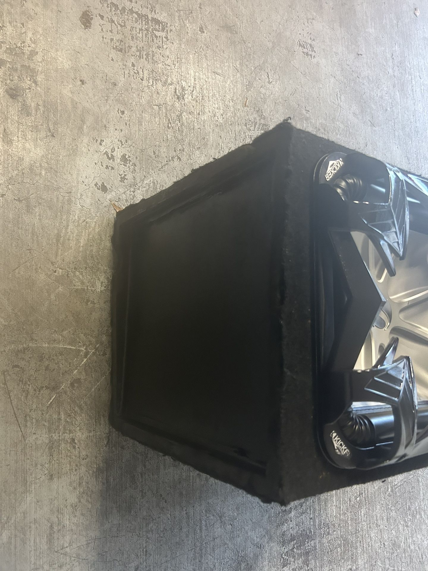 12” KICKER L5 w/PORTED BOX for Sale in Las Vegas, NV OfferUp