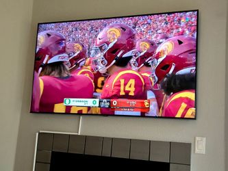 65" Samsung 4K Smart TV and Wall Mount