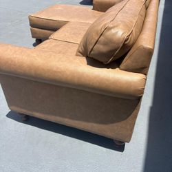 Leather Couch 🛻 Delivery Available🛻