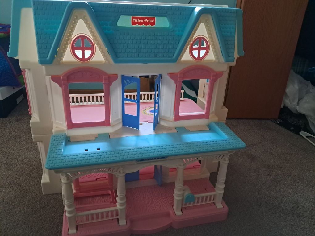 Doll House 
