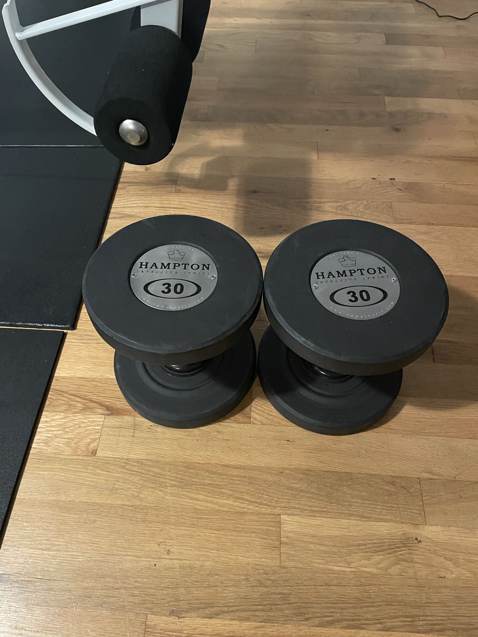 Pair of 30lb Hampton Fitness Pro Style Gel Grip Urethane Dumbbells