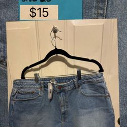 New w/Tags Victoria’s Secret ‘PINK ‘  Cute Blue Jean ‘Cut Off Look’ Shorts  Button Closure  Front & Back Pockets   Sz.20 $15