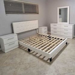 Bedroom set . Stylish for your home ! - Juego de cuarto ¡ Estilo para su hogar !