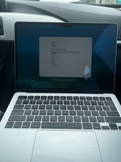 MacBook Air 13” M4 16GB 256GB AppleCare+ Excellent Condition