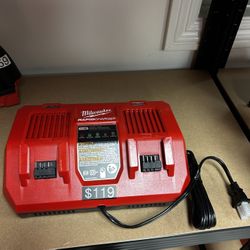 Milwaukee M18 Dual Bay Rapid Charger BRAND NEW 