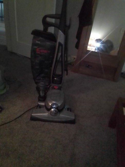 Very Nice Kirby Vacuum