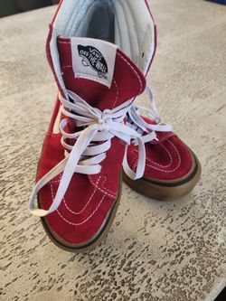 Off The Wall Red Suede,gum platform. Boys skateboarding  Shoes Size 4