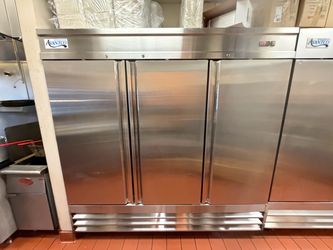 Commercial refrigeration 3 door