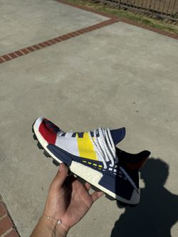 humans races and yeezys 