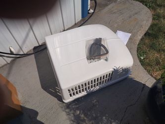Air conditioner shroud