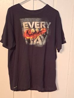 Men's T-Shirt Size XXL Nike