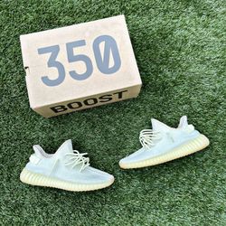 Yeezy 350 V2