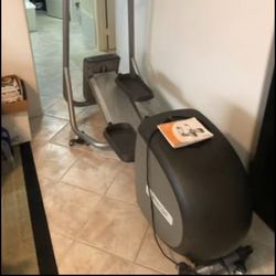 Precor 5.23 Elliptical Crosstrainer