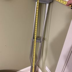 set of aluminum crutches for person 5’9” or taller