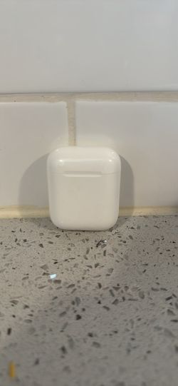 Apple AirPods with Charging Case