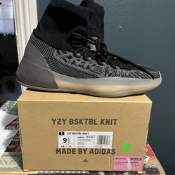 Yeezy Bskbl Size 9.5