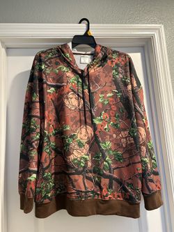 Chucky Men's Chucky in Camo Graphic Fleece Hoodie Sweatshirt Size Large new.  Runs bigger like XL
