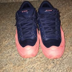 Size 9.5 RAF Simmons 