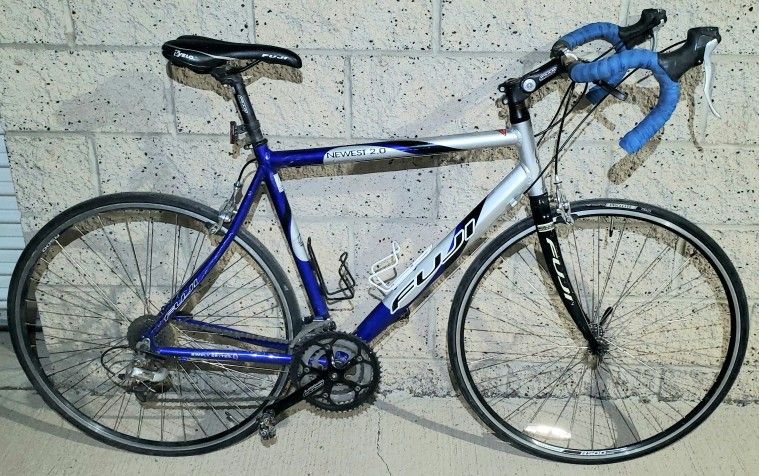 Fuji 56cm Road Bike - Excellent Condition -
Lightweight