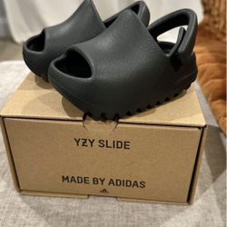 Yeezy Slide Dark Onyx (Infants)
