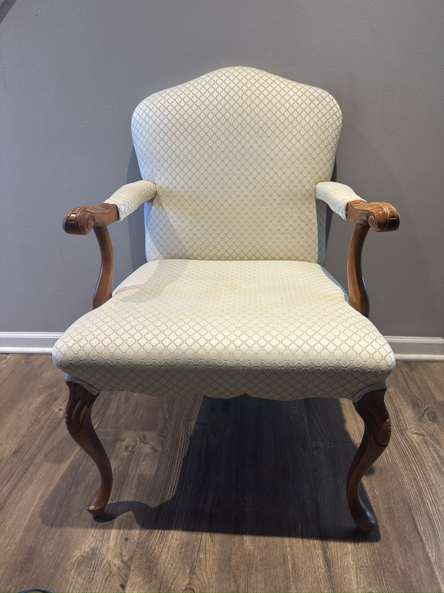 Beautiful Queen Ann Style Mahogany Side Chairs Cream Fabric Nice!