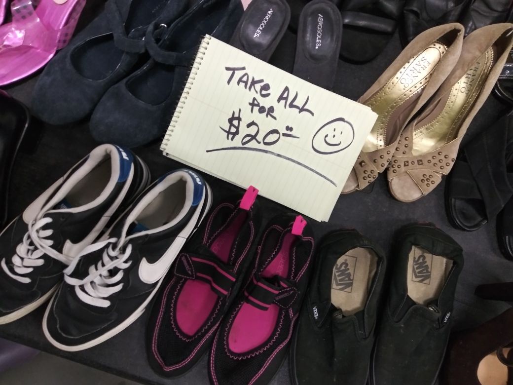 $10 takes all 24 pairs of womens shoes sneakers heels flats wedg sandals boots sz 6 6.5 7 7.5 8 8.5 black pinl steve madden vans nike via spiga