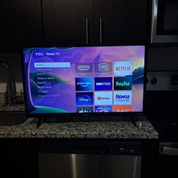 32” TCL Roku Smart TV – Great Condition