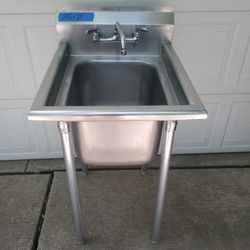 24"W STAINLESS STEEL DUMP SINK with FAUCET 